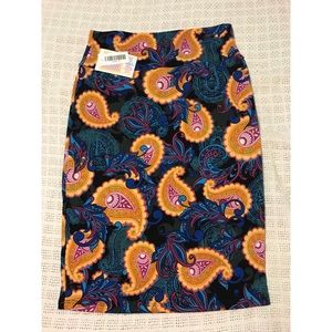 Lady’s Cassie pencil skirt by lularoe size small